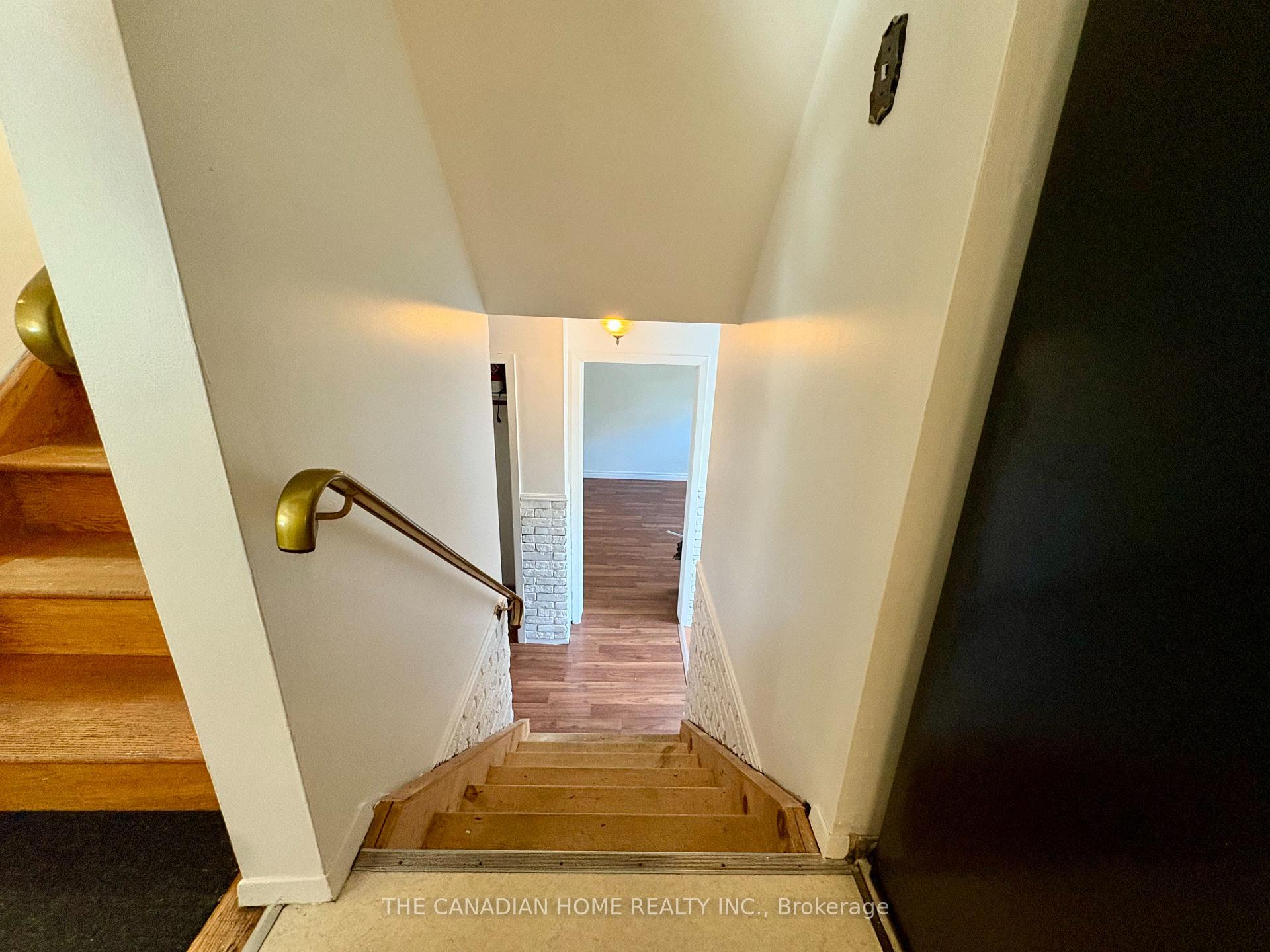 Photo 17 of 37 Viking Drive, St. Catharines, Bunting/Linwell — HOMEH