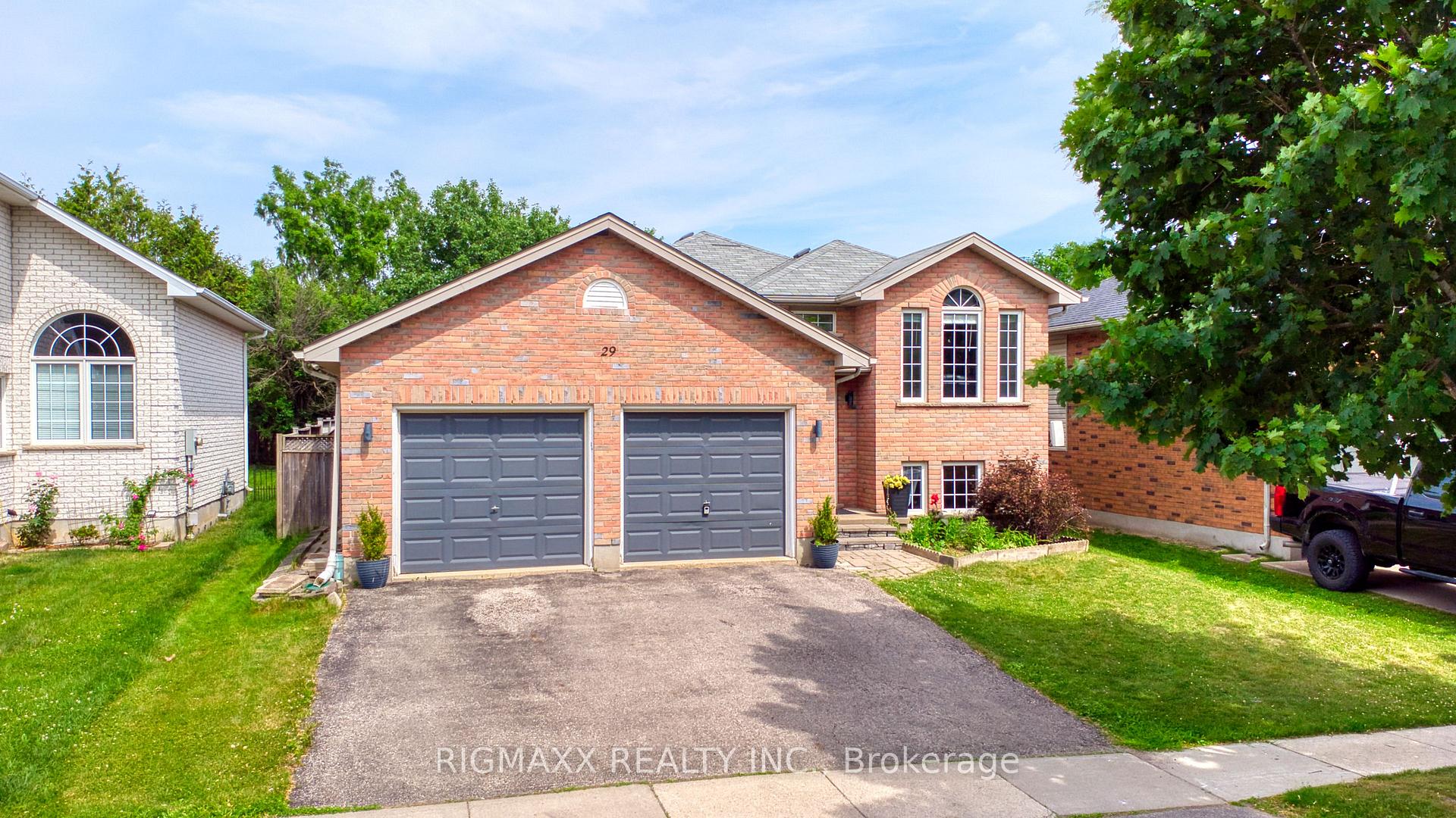 Photo 1 of 29 Ponsford Place, St. Thomas — HOMEH