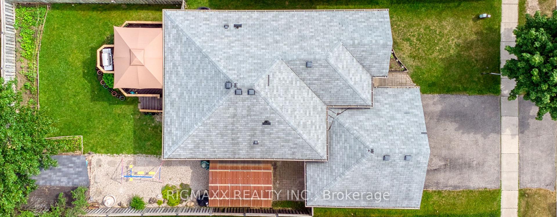 Photo 3 of 29 Ponsford Place, St. Thomas — HOMEH