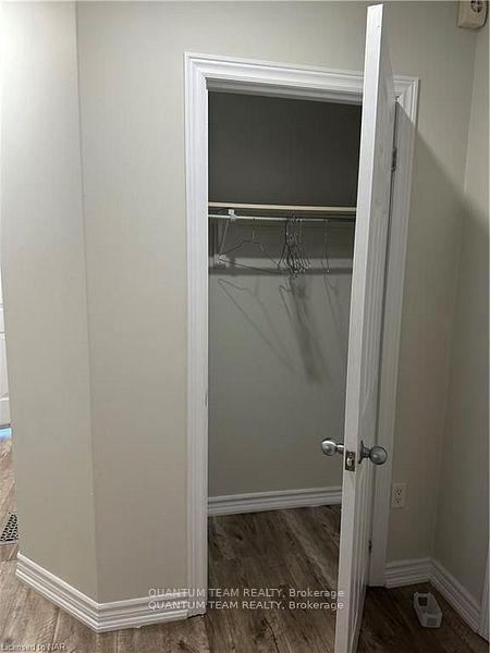 Photo 3 of Unit Upper Level, 4 C Dixie Road, St. Catharines, Fairview — HOMEH