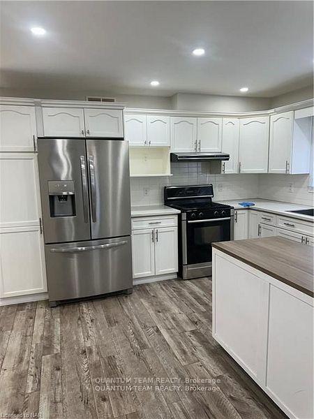Photo 7 of Unit Upper Level, 4 C Dixie Road, St. Catharines, Fairview — HOMEH