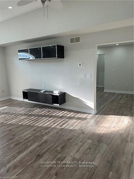 Photo 12 of Unit Upper Level, 4 C Dixie Road, St. Catharines, Fairview — HOMEH