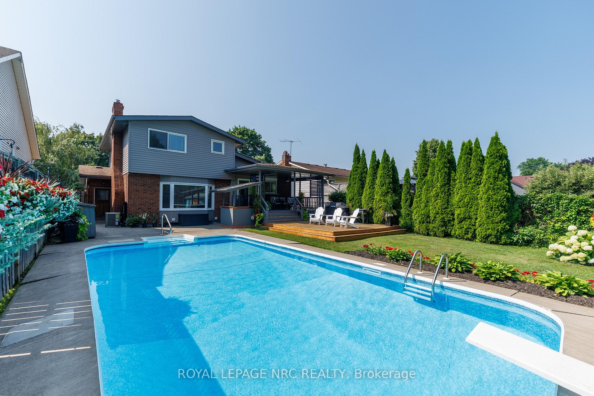 Photo 3 of 11 Stephen Street, St. Catharines, Lakeport — HOMEH