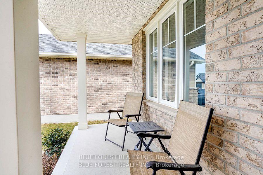Photo 3 of 10 Auburn Drive, St. Thomas — HOMEH