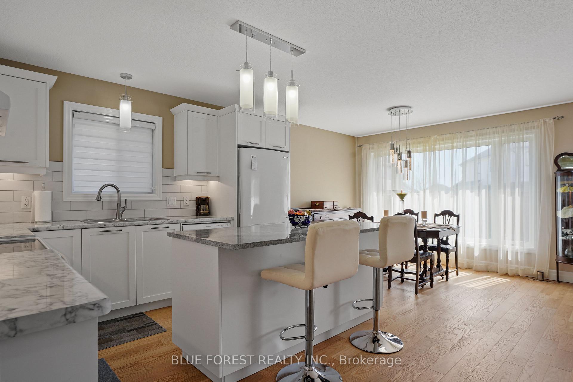 Photo 4 of 10 Auburn Drive, St. Thomas — HOMEH