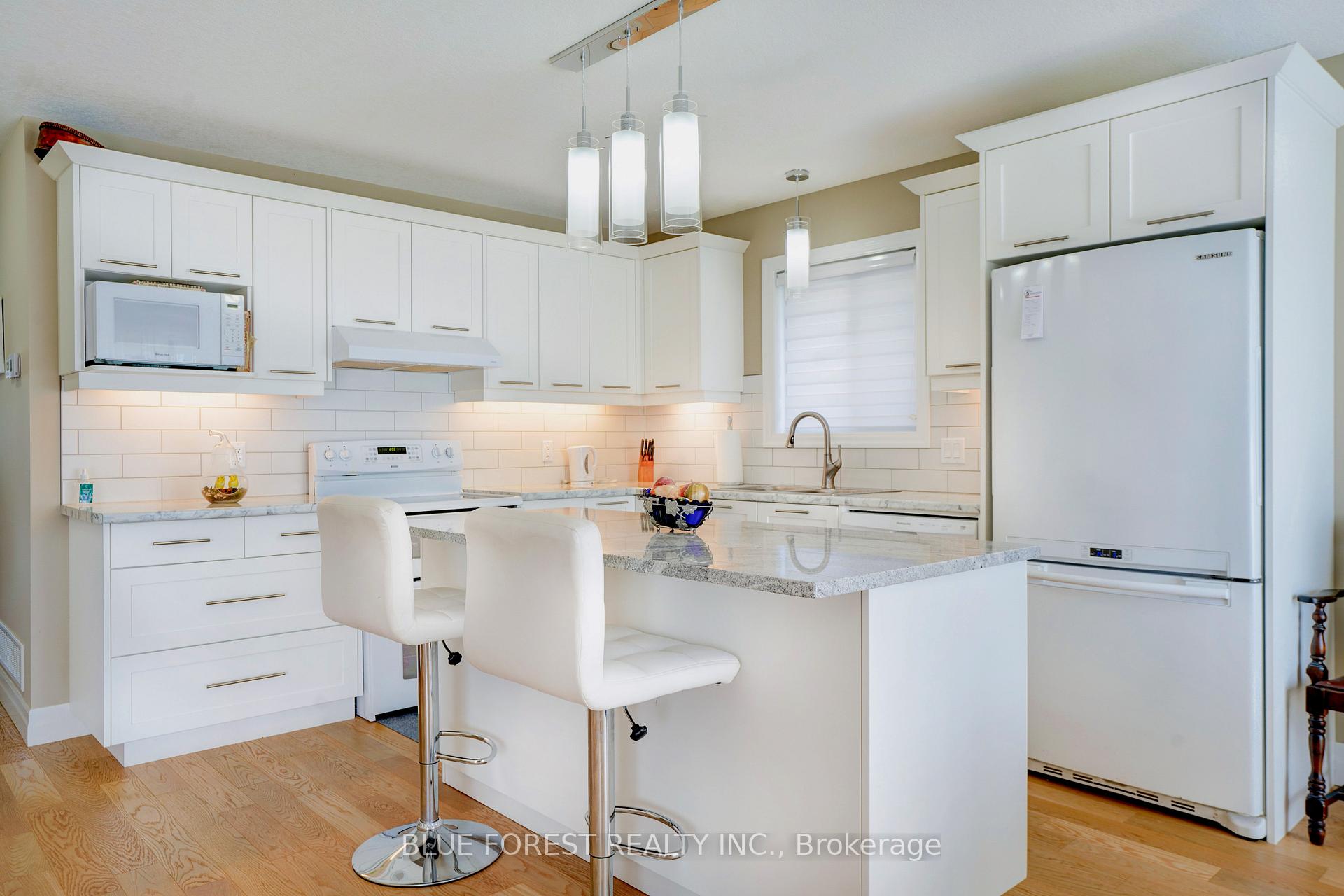Photo 5 of 10 Auburn Drive, St. Thomas — HOMEH