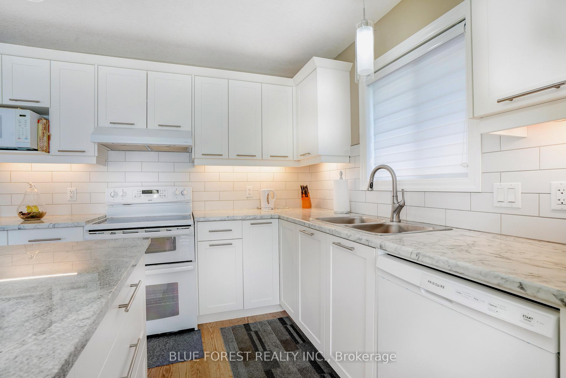 Photo 6 of 10 Auburn Drive, St. Thomas — HOMEH