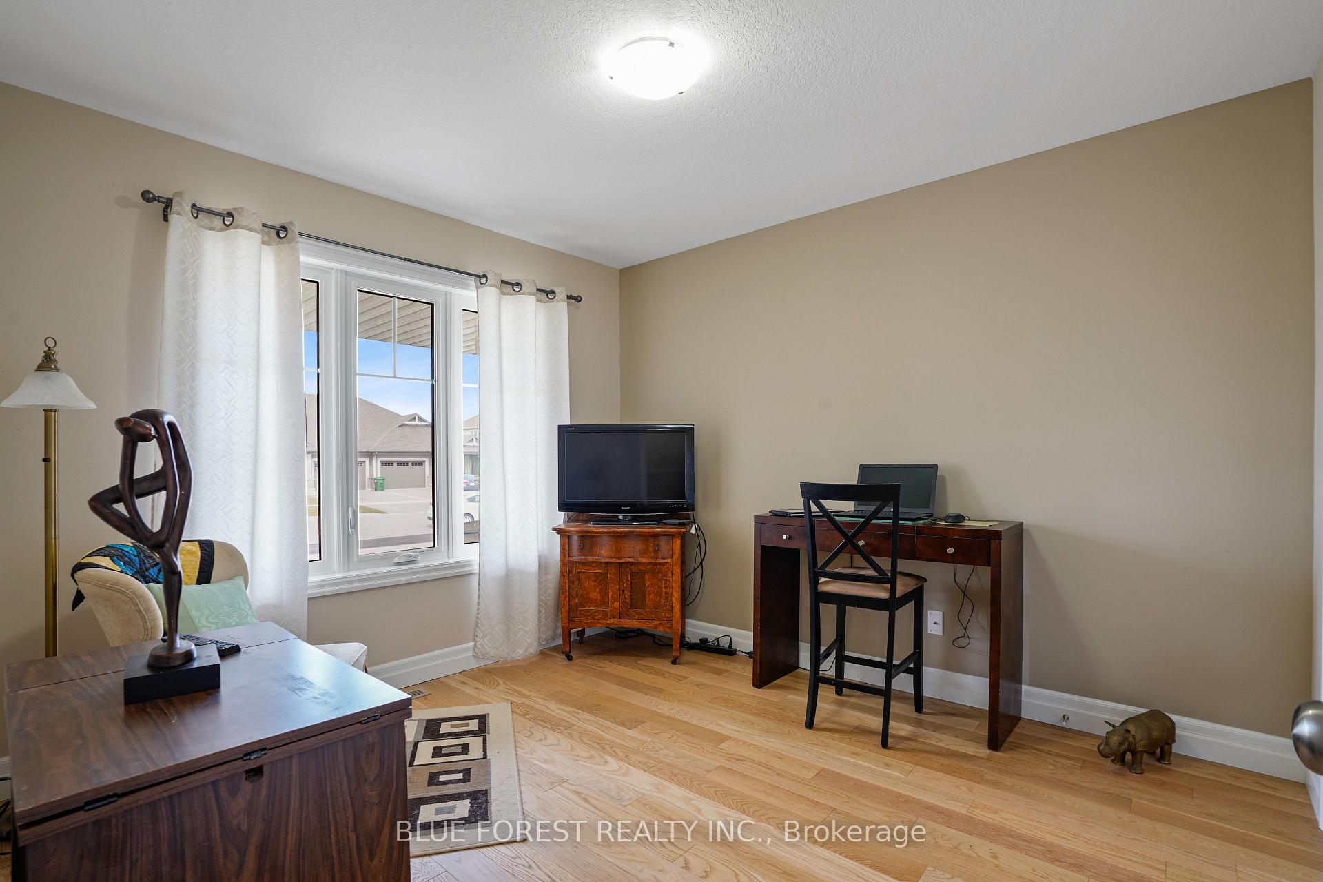 Photo 11 of 10 Auburn Drive, St. Thomas — HOMEH