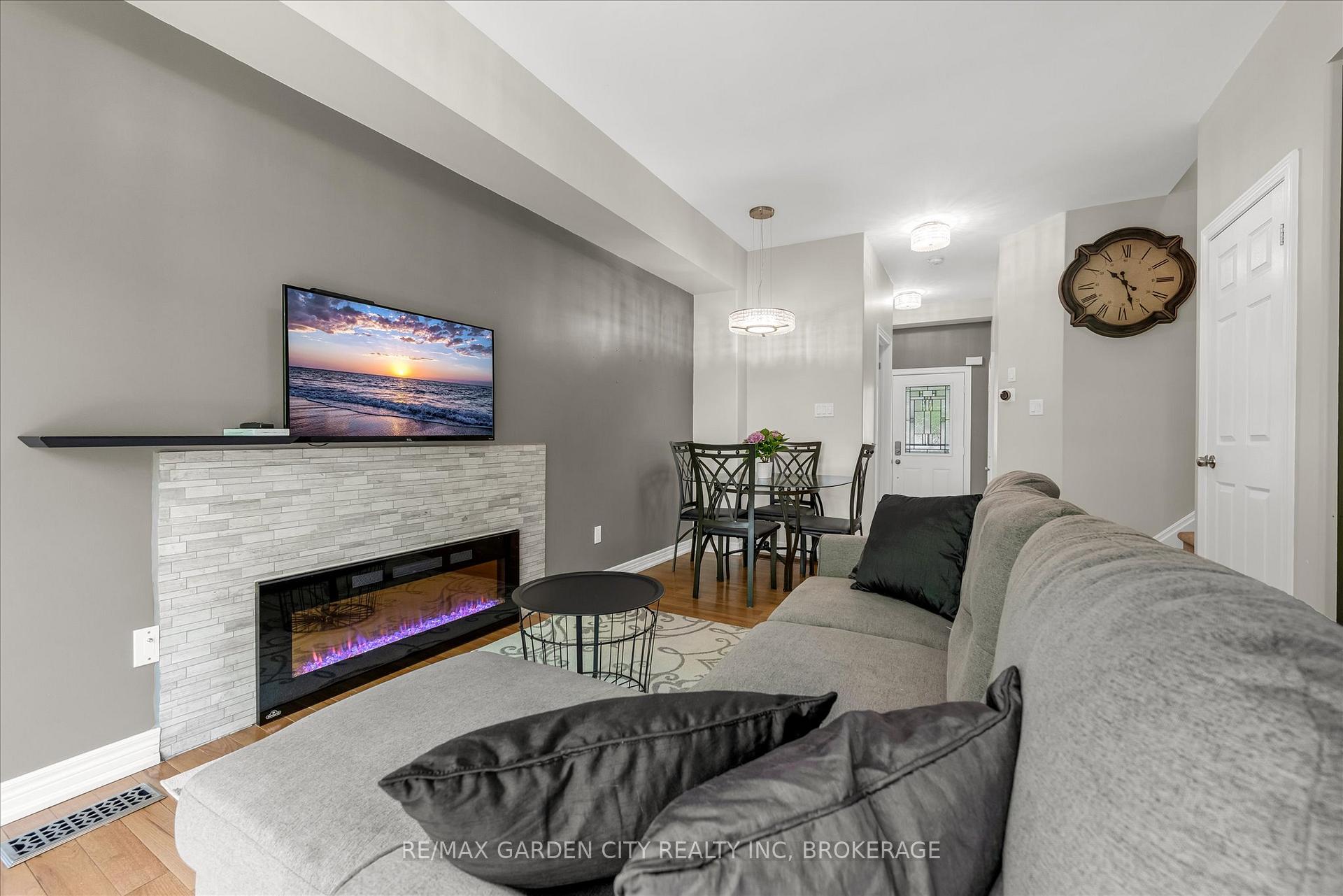 Photo 2 of 12 Chloe Street, St. Catharines, E. Chester — HOMEH
