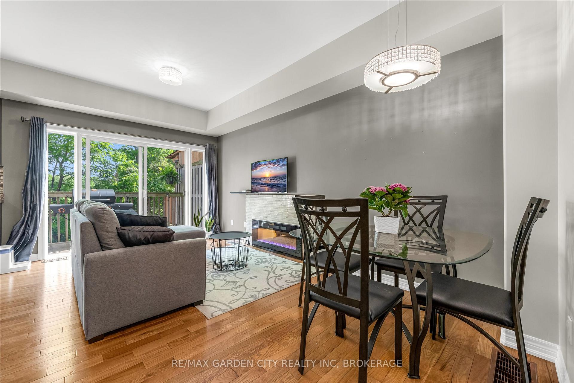 Photo 6 of 12 Chloe Street, St. Catharines, E. Chester — HOMEH