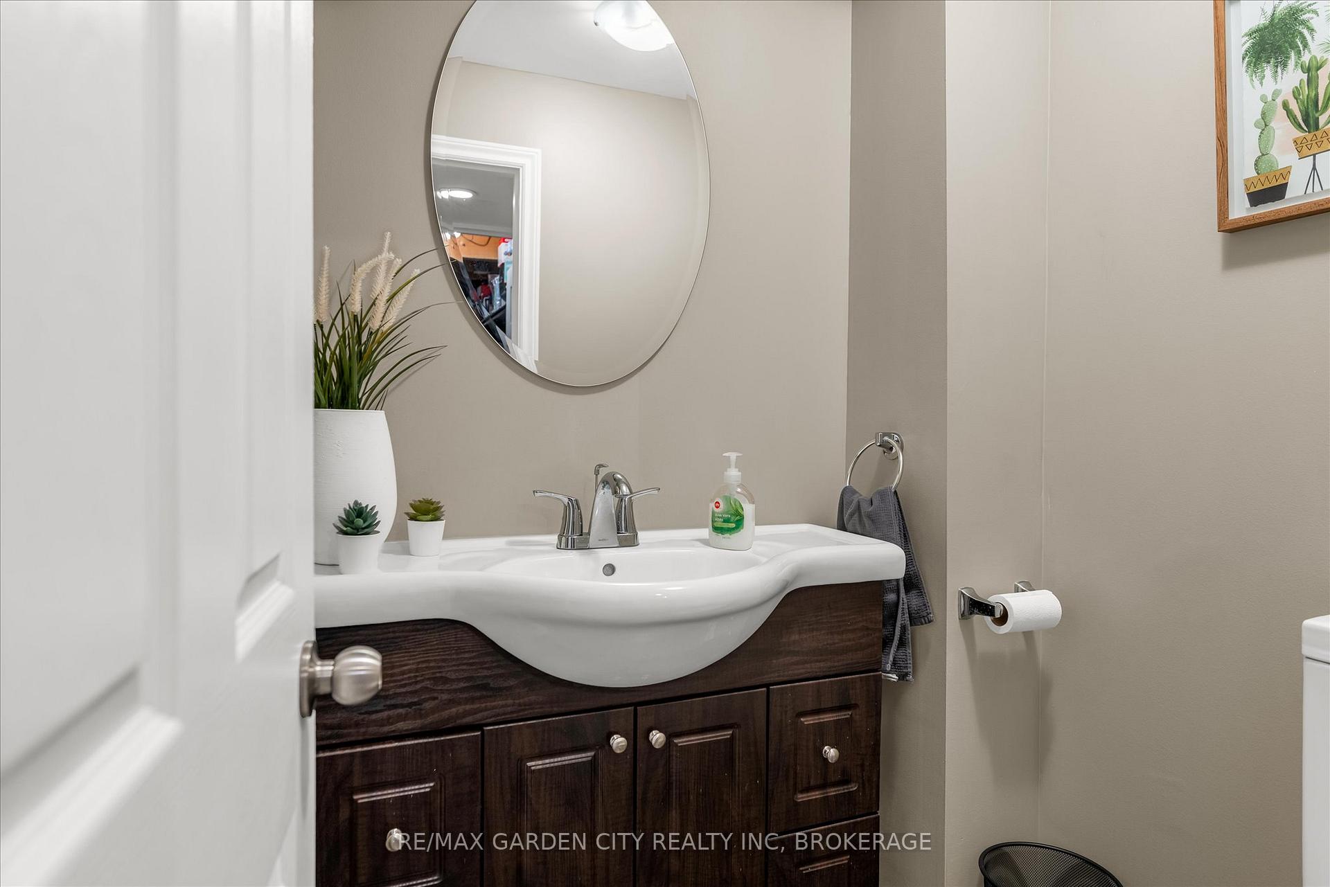 Photo 24 of 12 Chloe Street, St. Catharines, E. Chester — HOMEH