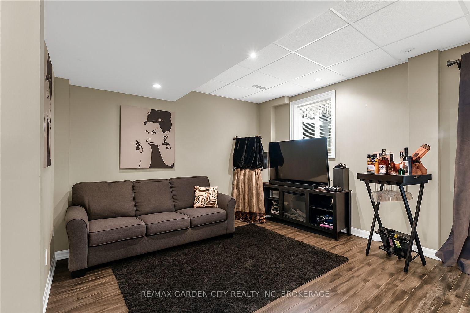 Photo 28 of 12 Chloe Street, St. Catharines, E. Chester — HOMEH