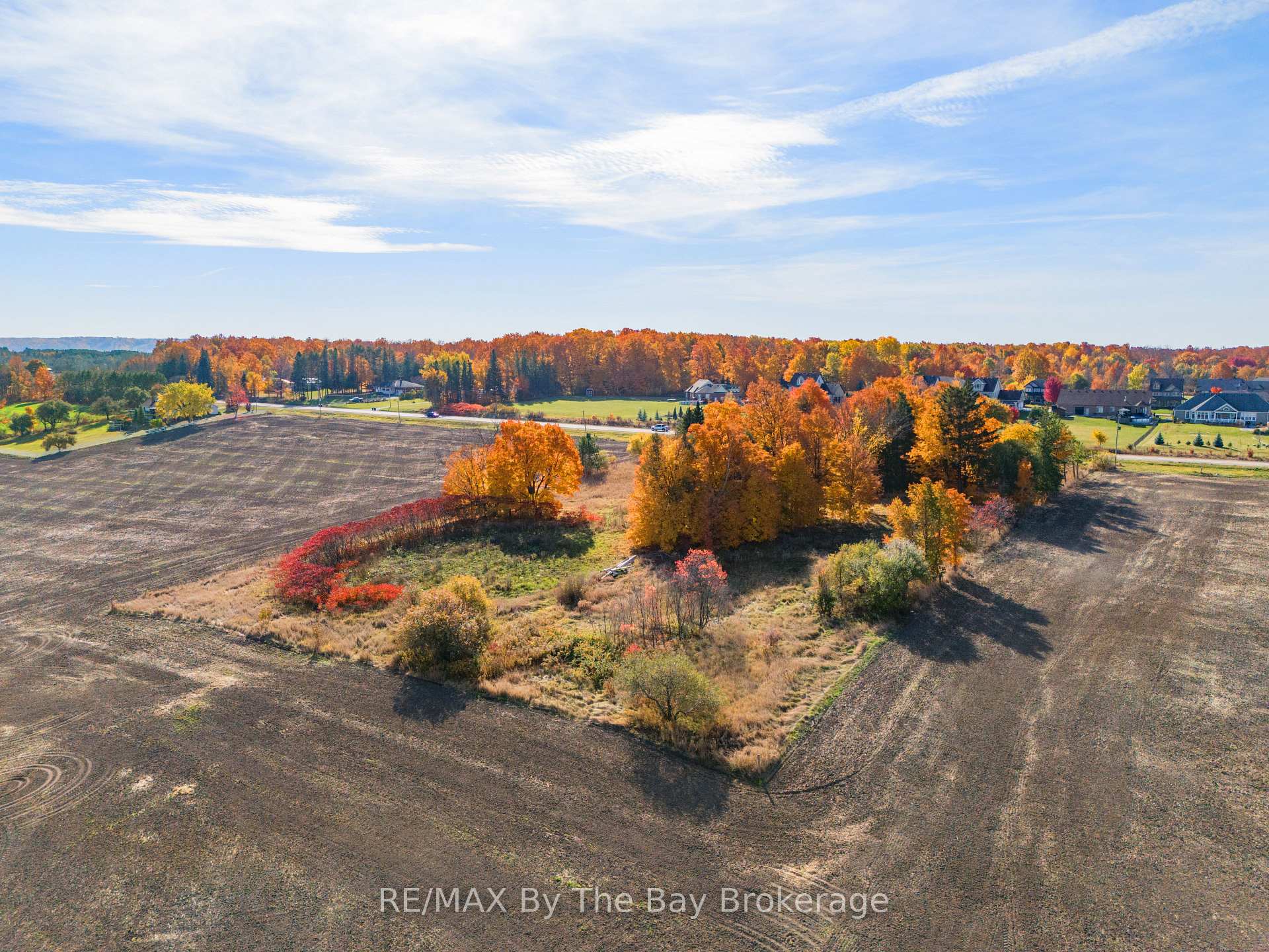Photo 4 of 2500 Highway 26, Springwater, Rural Springwater — HOMEH