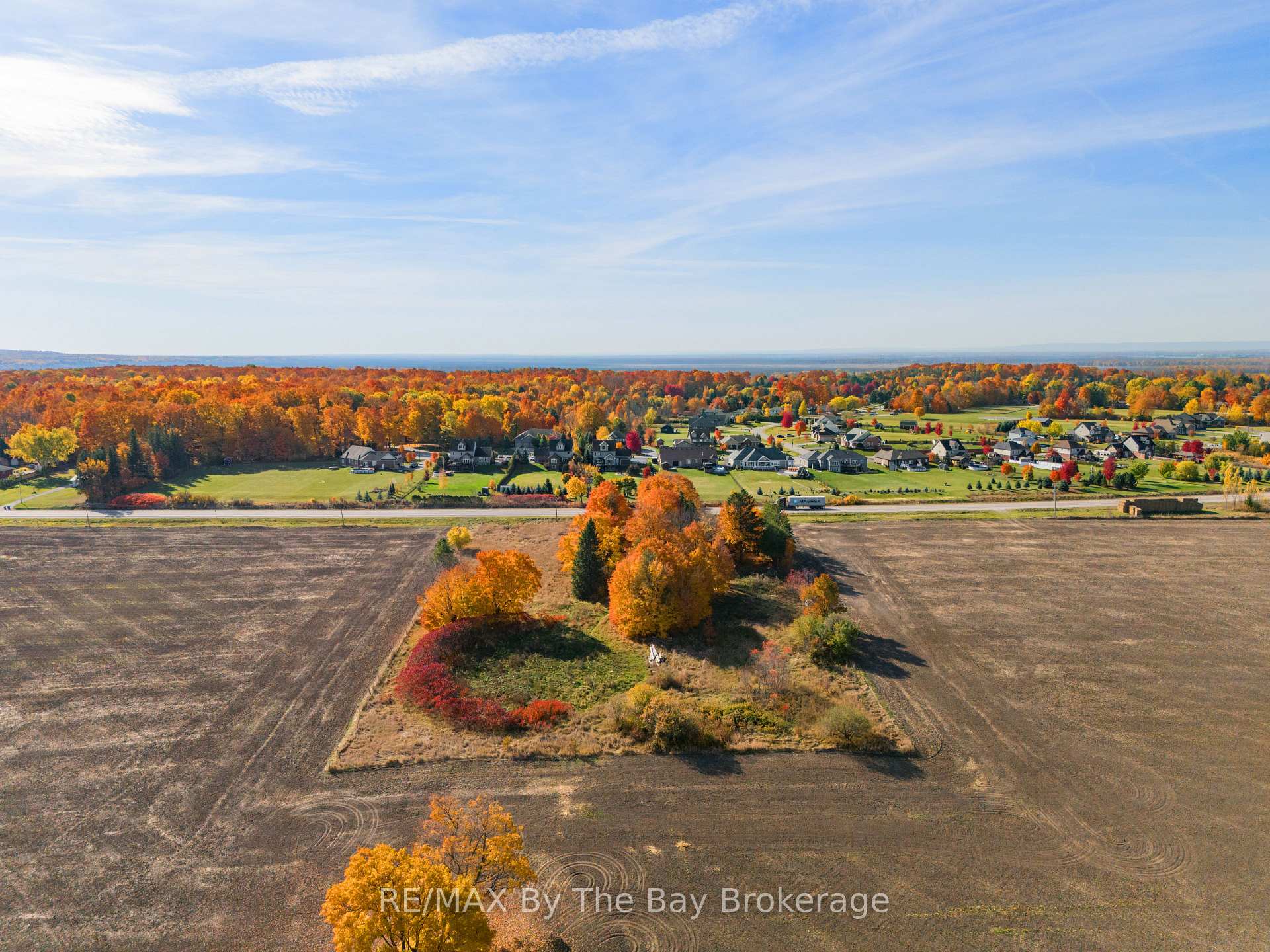Photo 5 of 2500 Highway 26, Springwater, Rural Springwater — HOMEH