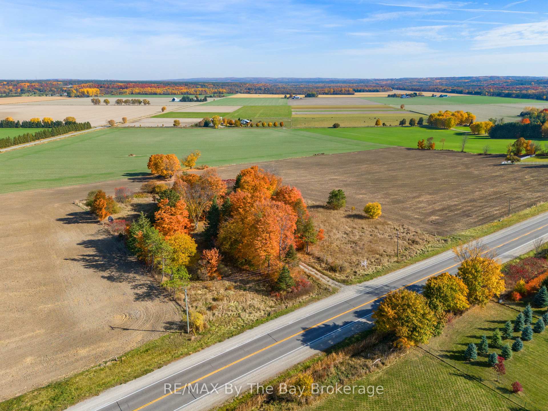 Photo 9 of 2500 Highway 26, Springwater, Rural Springwater — HOMEH