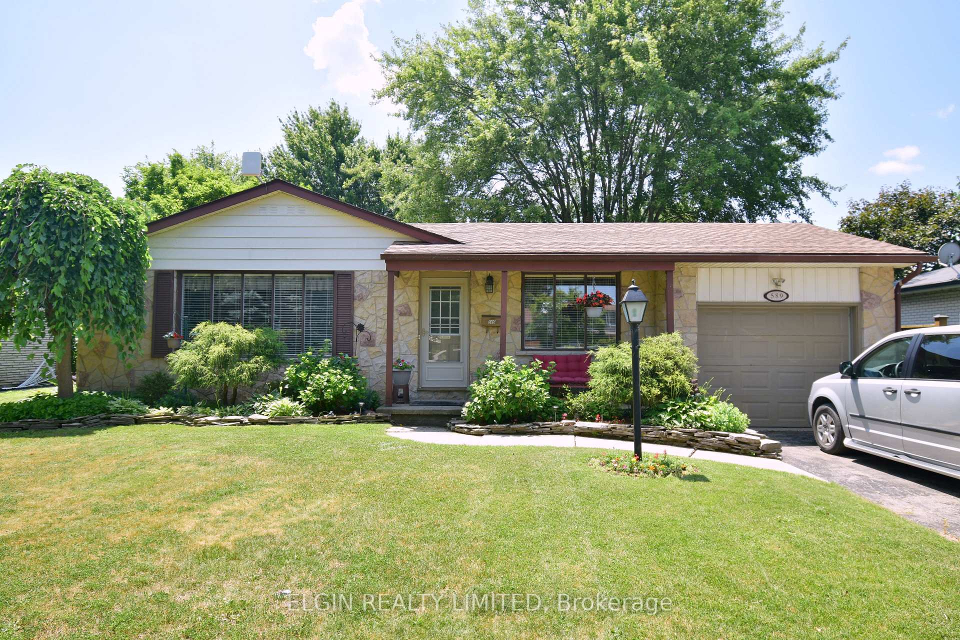 Photo 1 of 589 Elm Street, St. Thomas — HOMEH