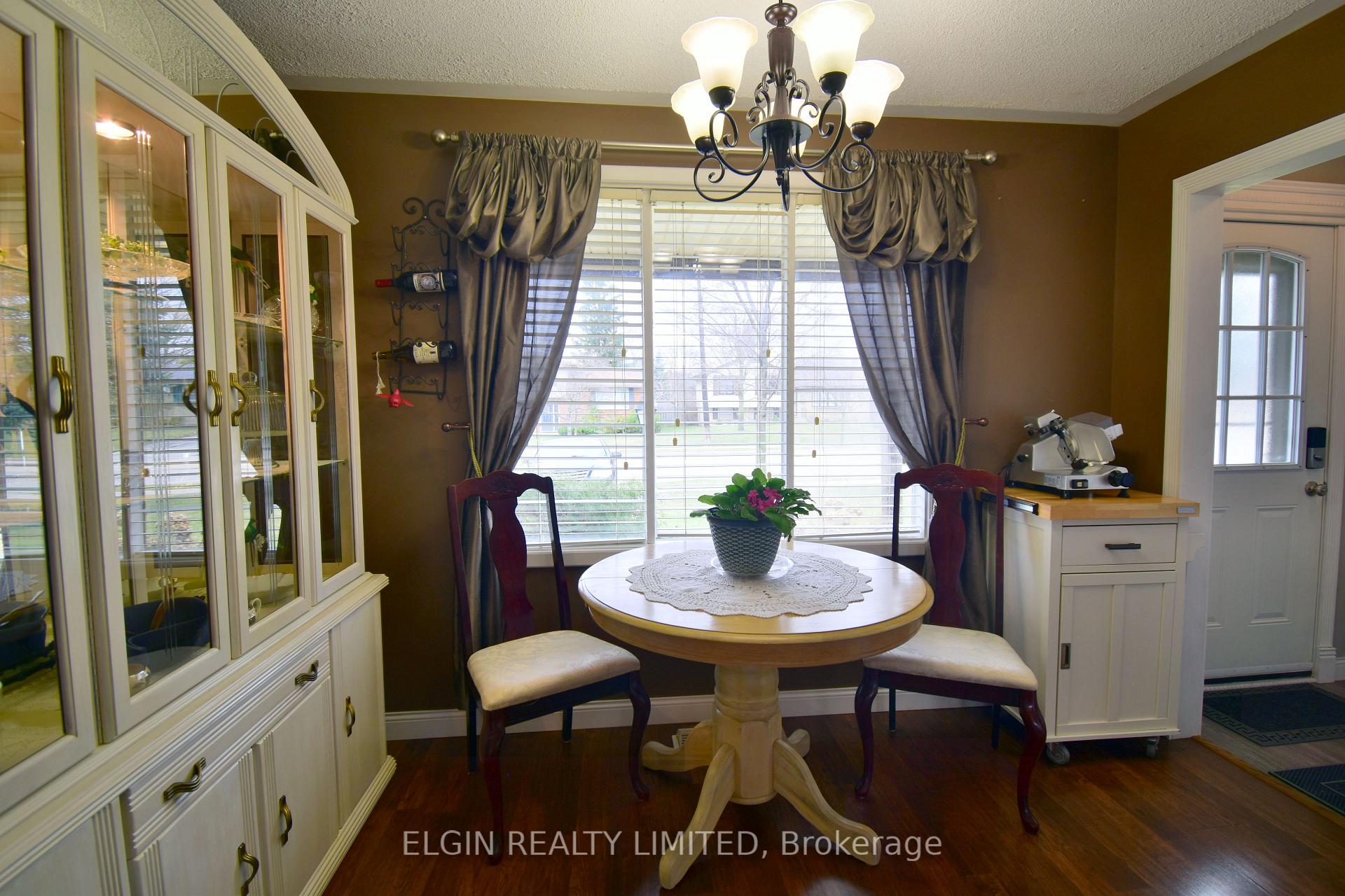 Photo 11 of 589 Elm Street, St. Thomas — HOMEH
