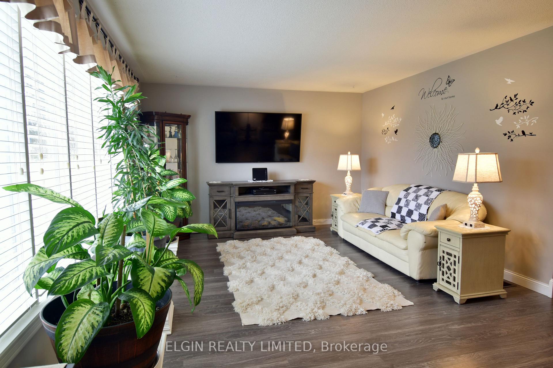 Photo 13 of 589 Elm Street, St. Thomas — HOMEH