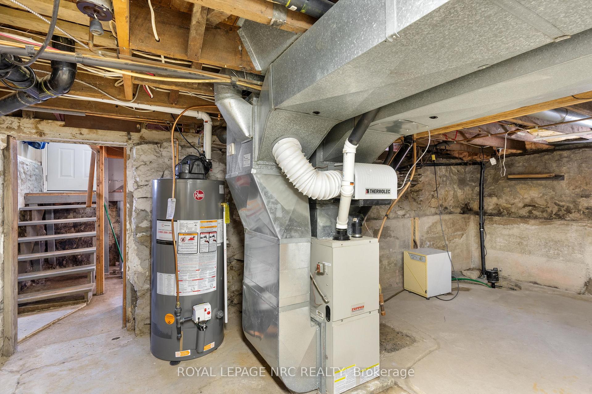 Photo 20 of 37 Almond Street, St. Catharines, Secord Woods — HOMEH