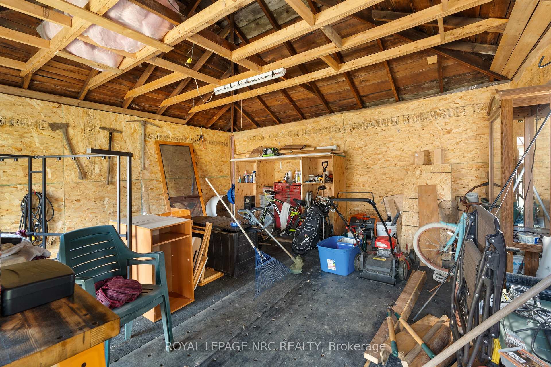 Photo 26 of 37 Almond Street, St. Catharines, Secord Woods — HOMEH