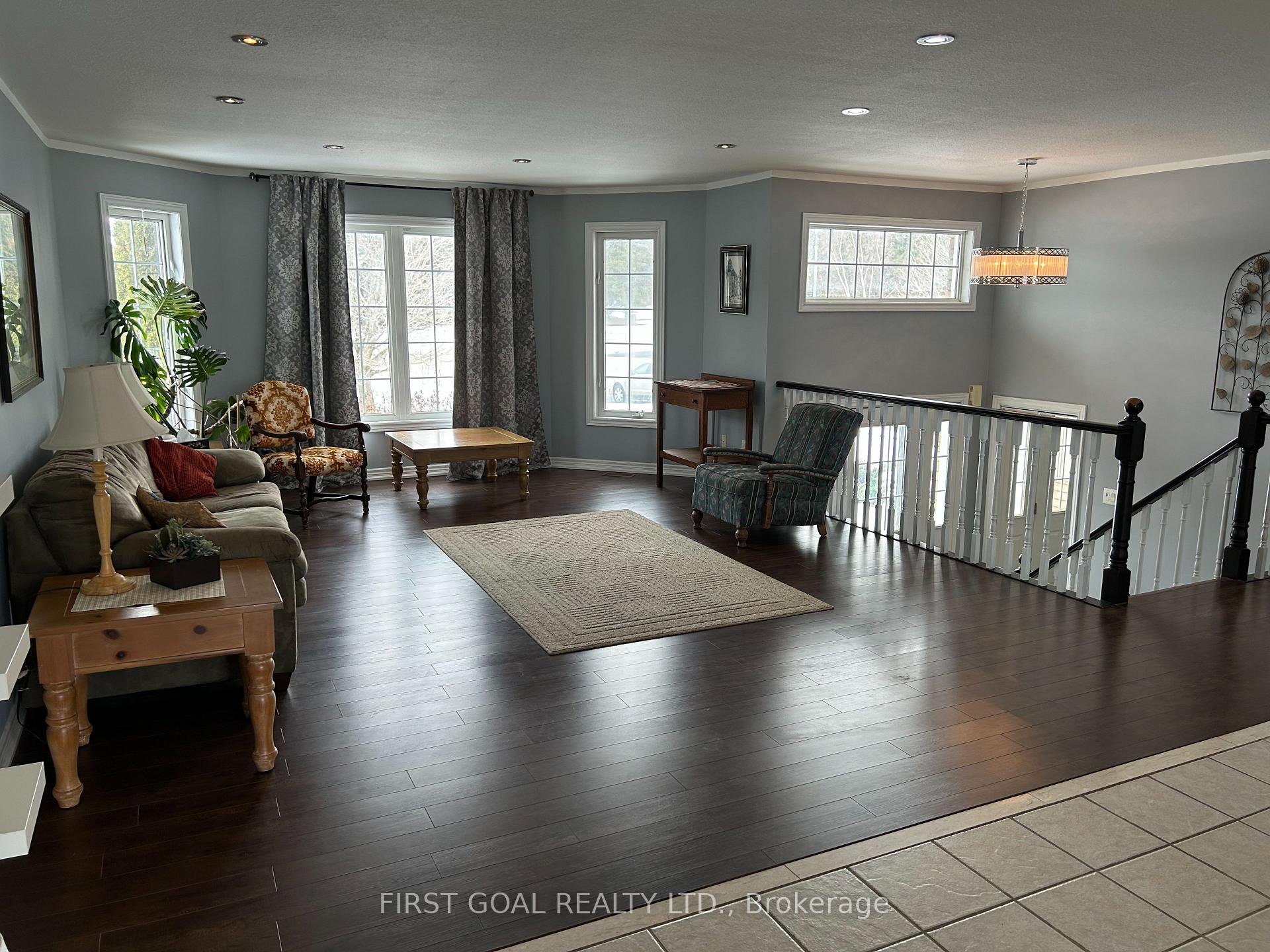 Photo 4 of 4 Mcdougall Court, Springwater, Minesing — HOMEH