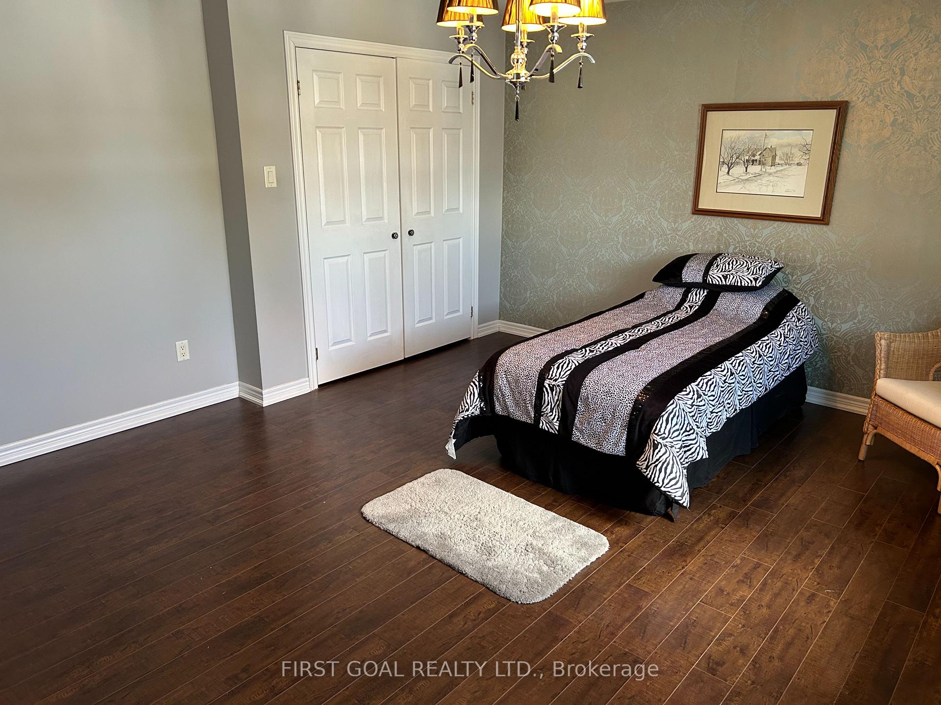 Photo 11 of 4 Mcdougall Court, Springwater, Minesing — HOMEH