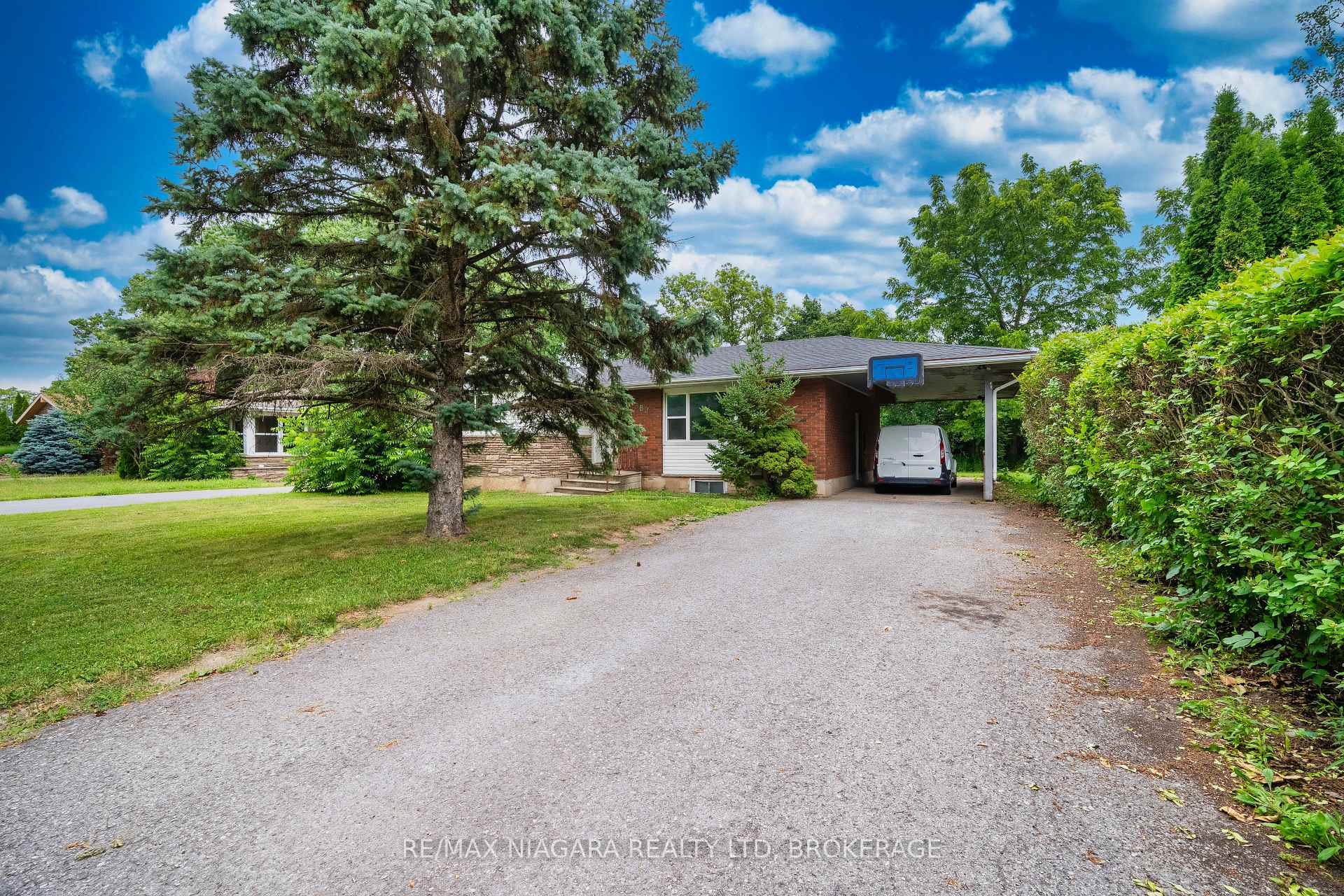 Photo 3 of 369 Glenridge Avenue, St. Catharines, Glendale/Glenridge — HOMEH