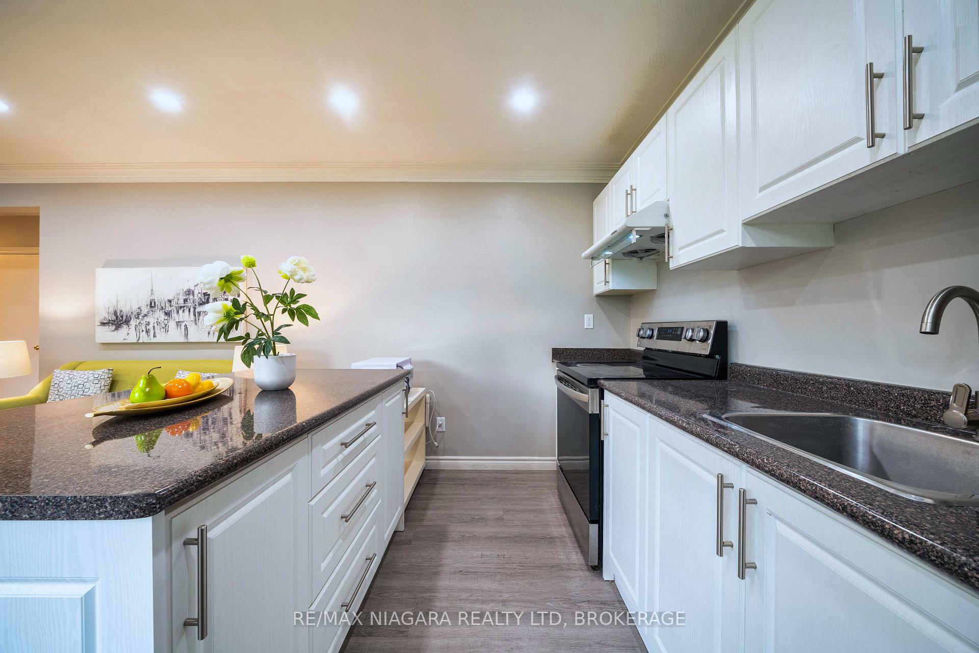 Photo 8 of 369 Glenridge Avenue, St. Catharines, Glendale/Glenridge — HOMEH