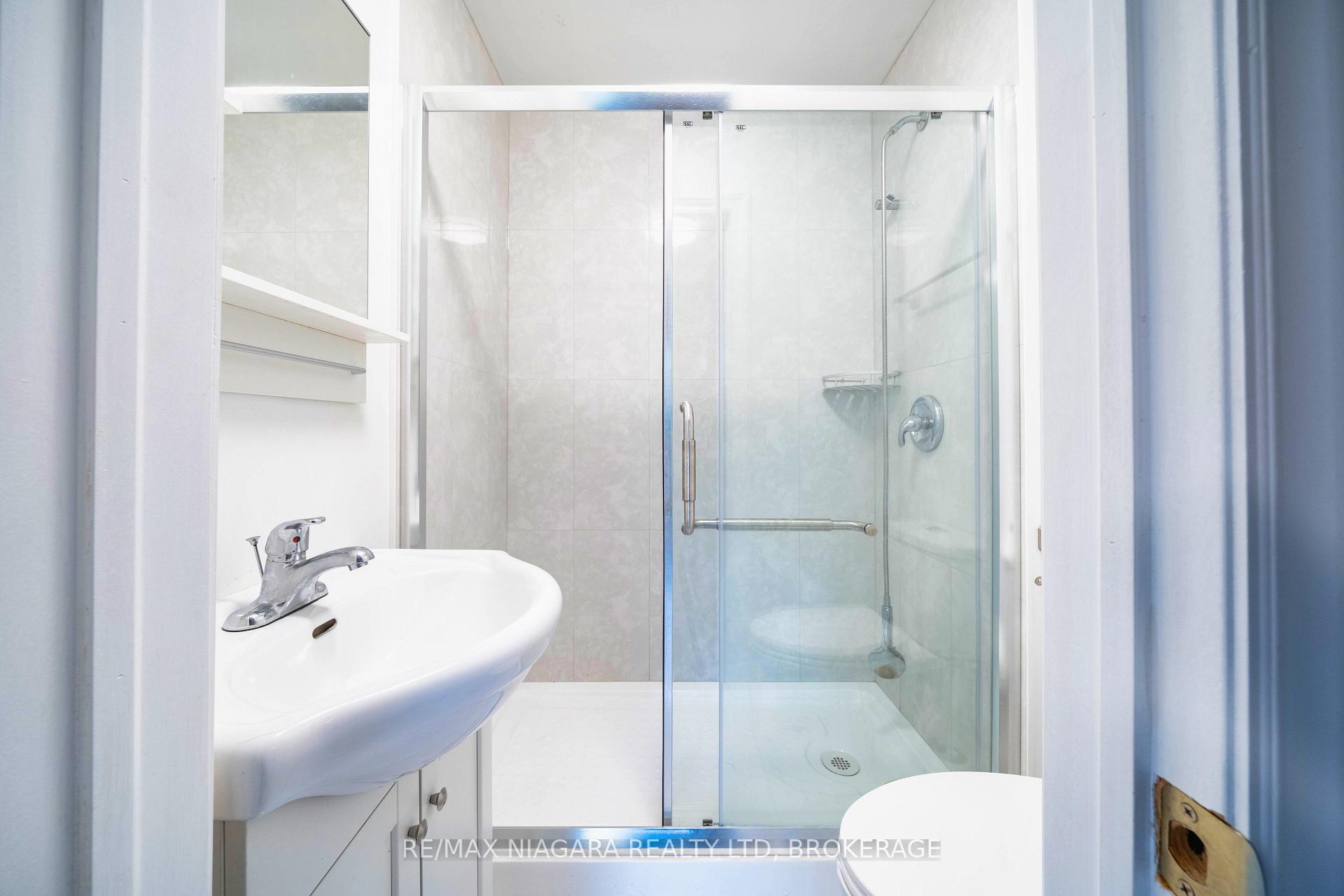 Photo 14 of 369 Glenridge Avenue, St. Catharines, Glendale/Glenridge — HOMEH