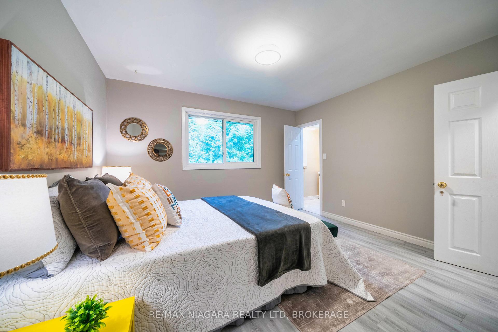Photo 23 of 369 Glenridge Avenue, St. Catharines, Glendale/Glenridge — HOMEH