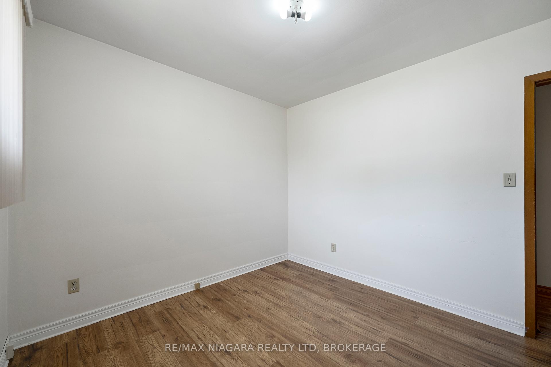 Photo 11 of 63 Trelawne Drive, St. Catharines, Vine/Linwell — HOMEH