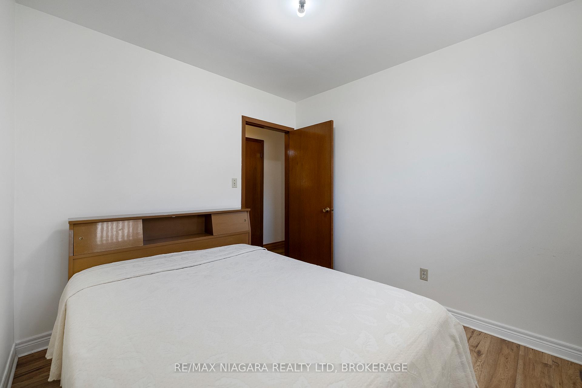 Photo 14 of 63 Trelawne Drive, St. Catharines, Vine/Linwell — HOMEH
