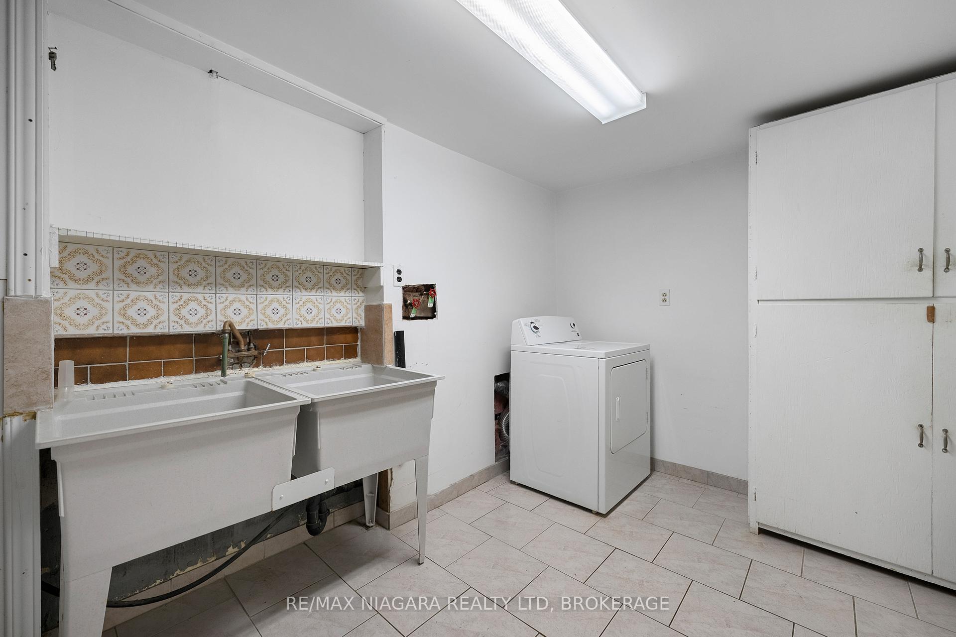 Photo 25 of 63 Trelawne Drive, St. Catharines, Vine/Linwell — HOMEH
