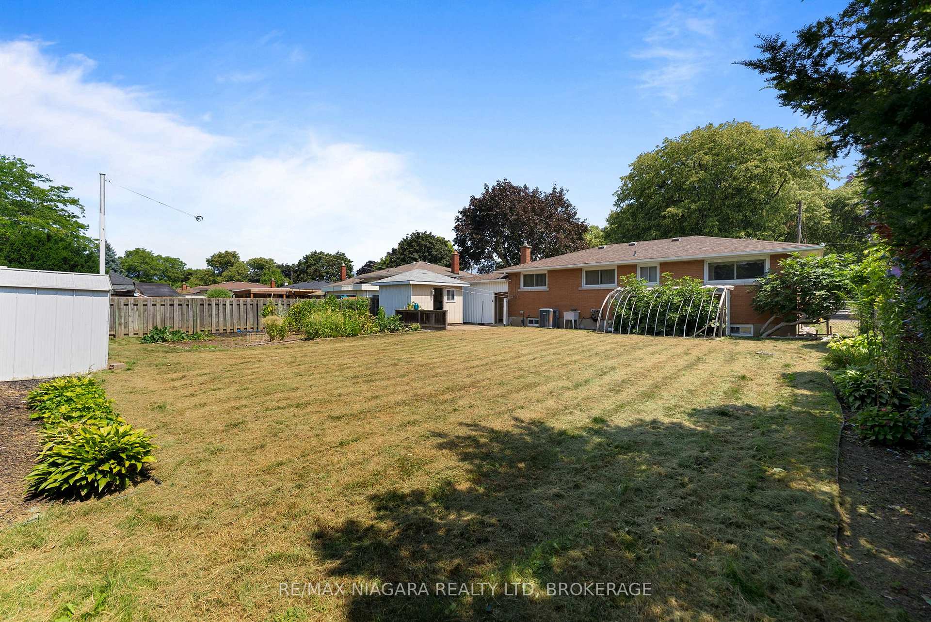 Photo 26 of 63 Trelawne Drive, St. Catharines, Vine/Linwell — HOMEH