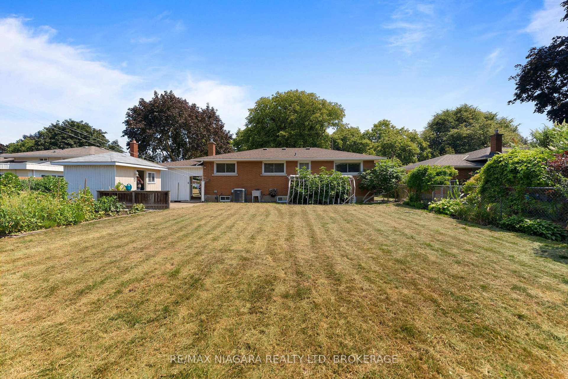 Photo 27 of 63 Trelawne Drive, St. Catharines, Vine/Linwell — HOMEH