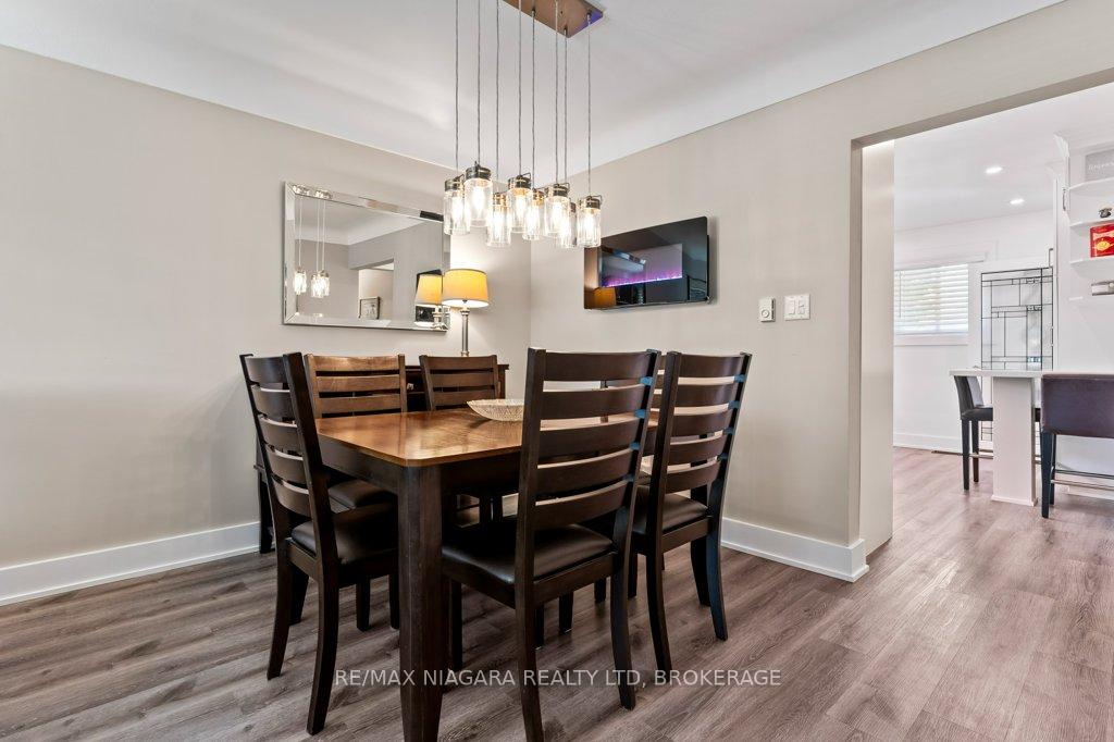 Photo 9 of 429 Grantham Avenue, St. Catharines, Vine/Linwell — HOMEH