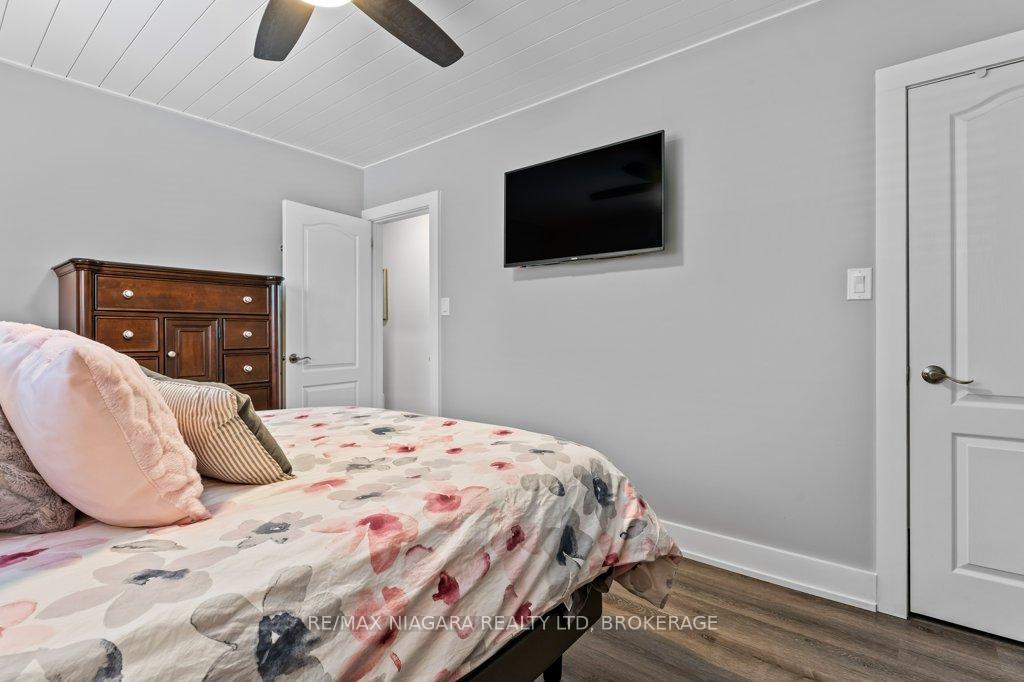 Photo 18 of 429 Grantham Avenue, St. Catharines, Vine/Linwell — HOMEH