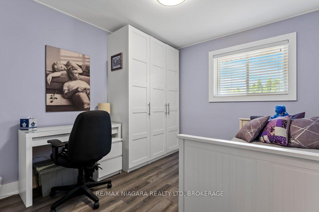Photo 19 of 429 Grantham Avenue, St. Catharines, Vine/Linwell — HOMEH