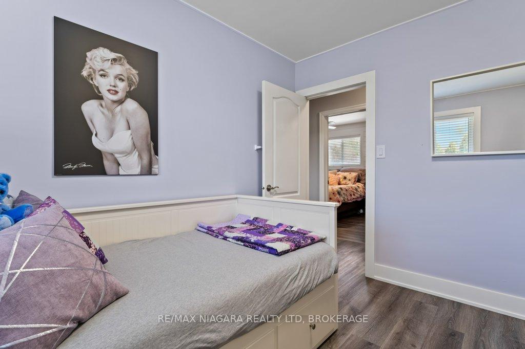 Photo 20 of 429 Grantham Avenue, St. Catharines, Vine/Linwell — HOMEH