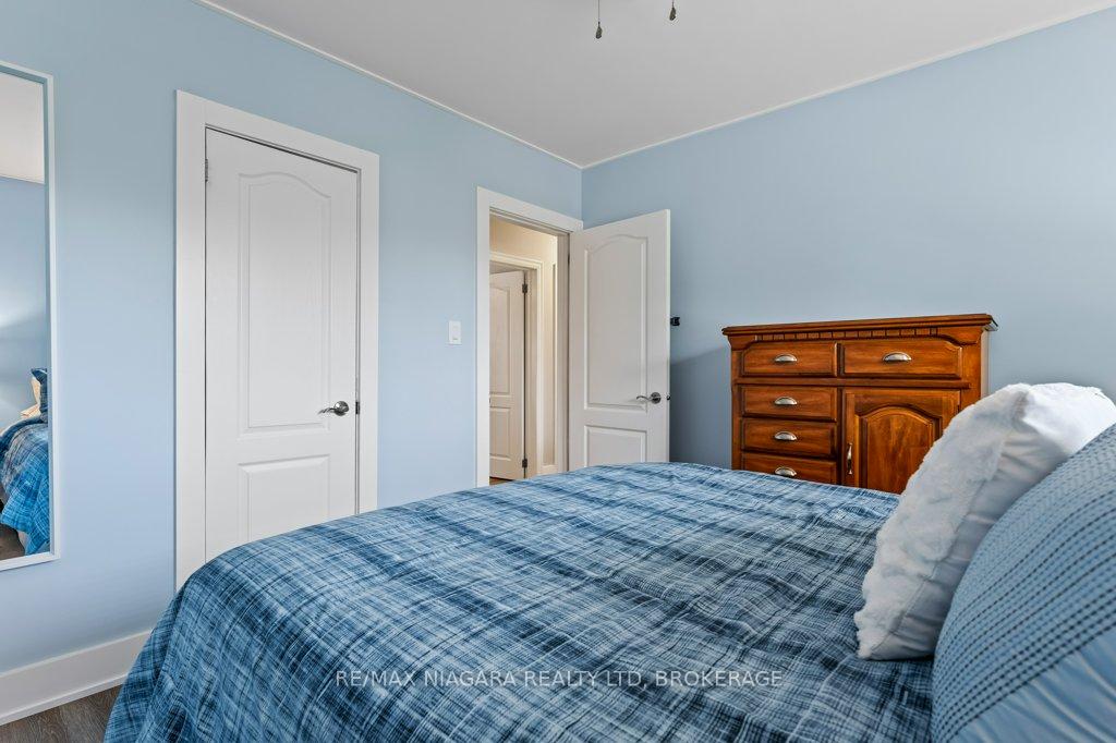 Photo 21 of 429 Grantham Avenue, St. Catharines, Vine/Linwell — HOMEH
