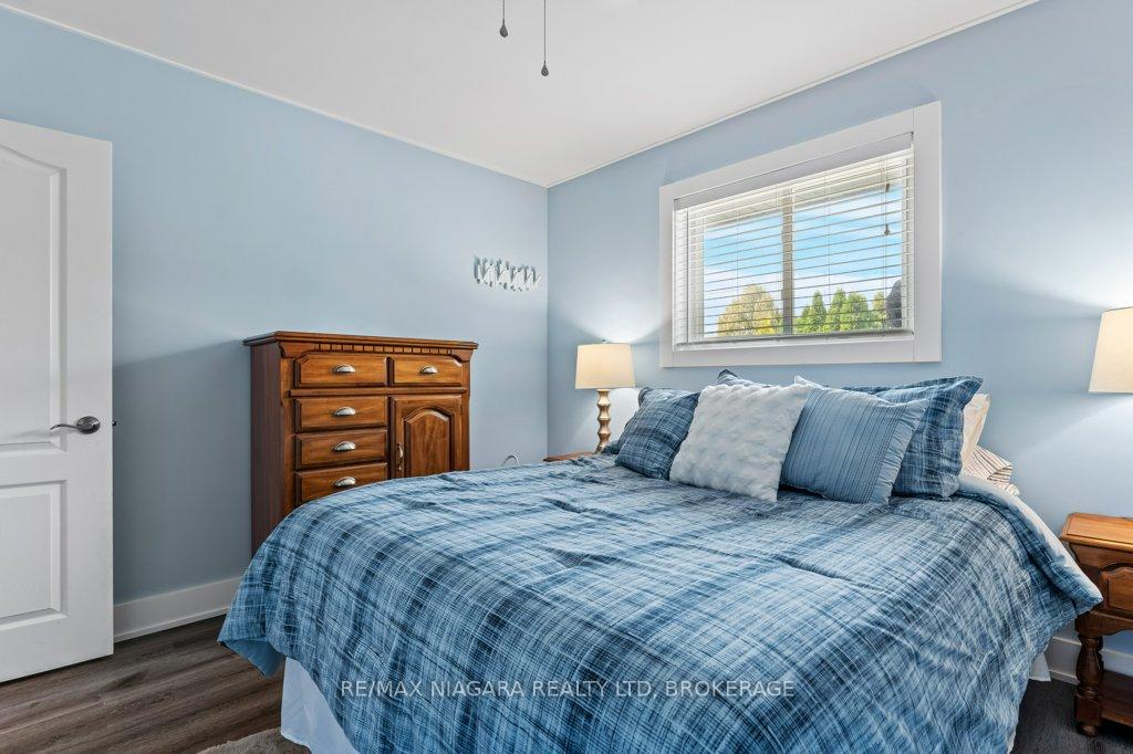 Photo 22 of 429 Grantham Avenue, St. Catharines, Vine/Linwell — HOMEH