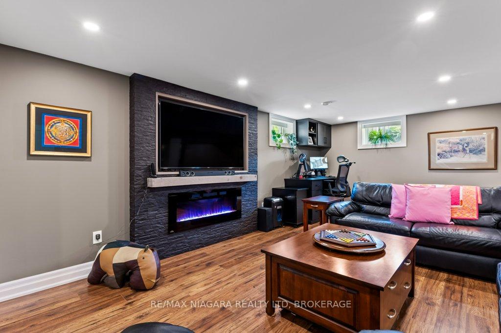 Photo 24 of 429 Grantham Avenue, St. Catharines, Vine/Linwell — HOMEH