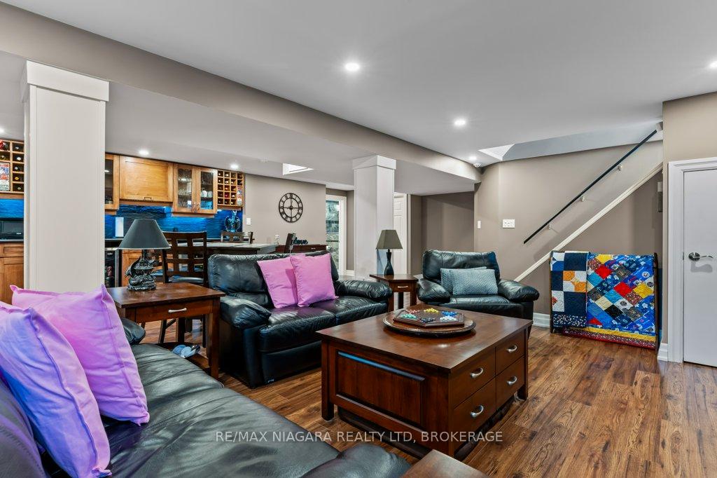 Photo 26 of 429 Grantham Avenue, St. Catharines, Vine/Linwell — HOMEH