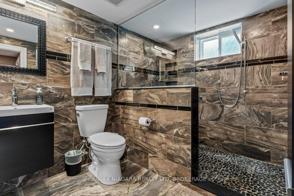 Photo 29 of 429 Grantham Avenue, St. Catharines, Vine/Linwell — HOMEH