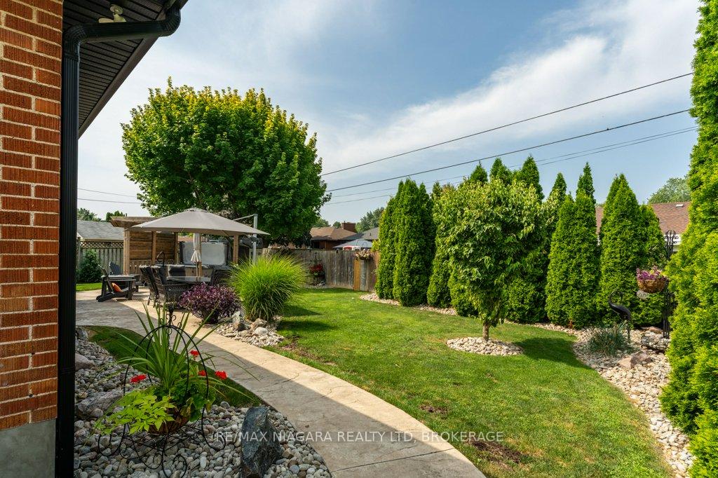 Photo 31 of 429 Grantham Avenue, St. Catharines, Vine/Linwell — HOMEH