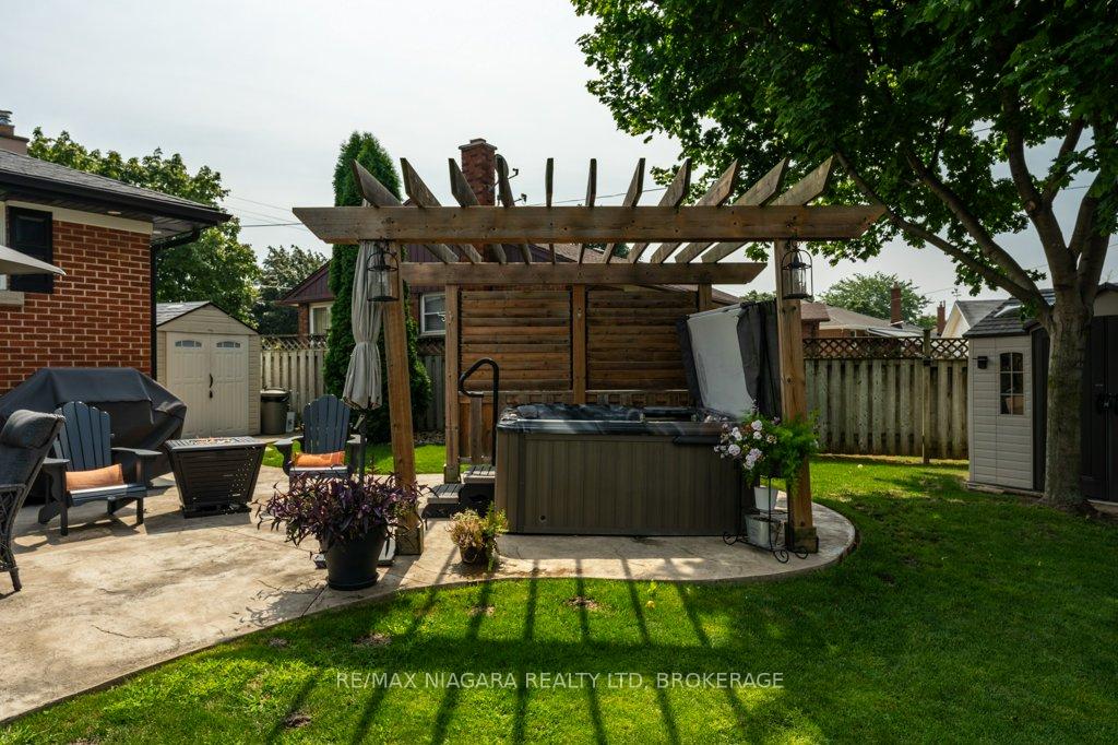 Photo 33 of 429 Grantham Avenue, St. Catharines, Vine/Linwell — HOMEH