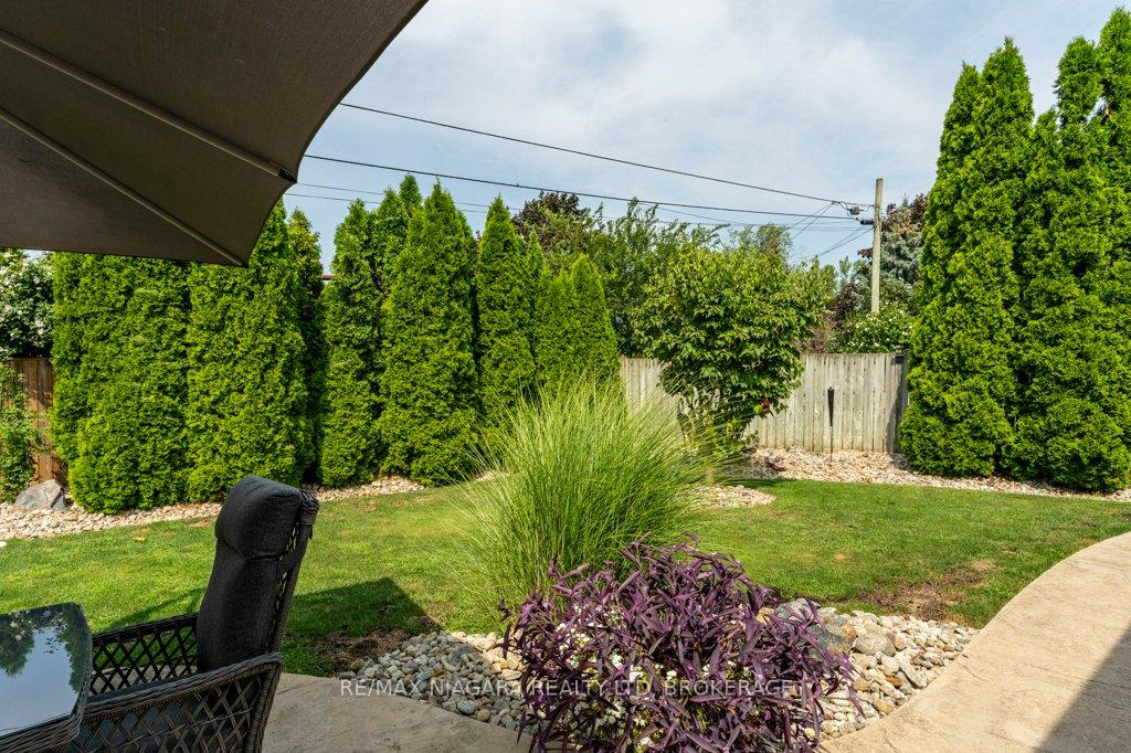 Photo 37 of 429 Grantham Avenue, St. Catharines, Vine/Linwell — HOMEH
