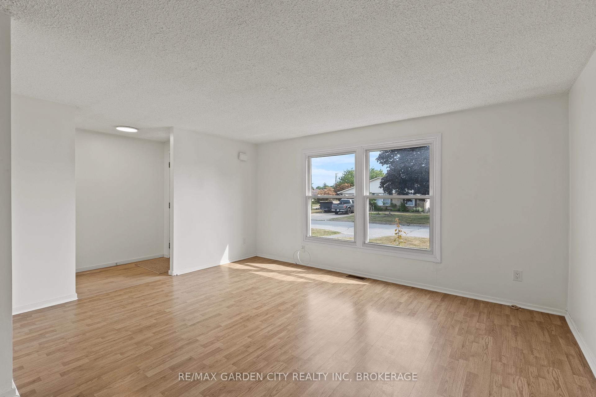 Photo 5 of 6 McCordick Drive, St. Catharines, Lakeport — HOMEH