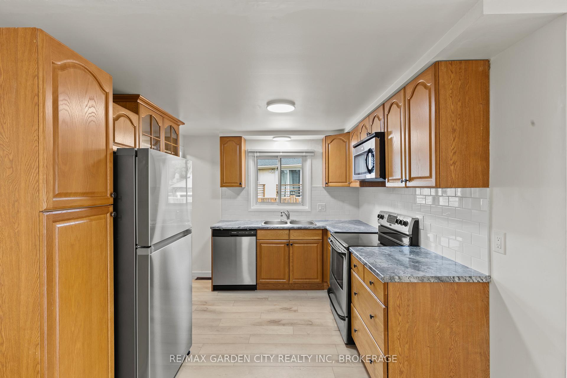 Photo 9 of 6 McCordick Drive, St. Catharines, Lakeport — HOMEH