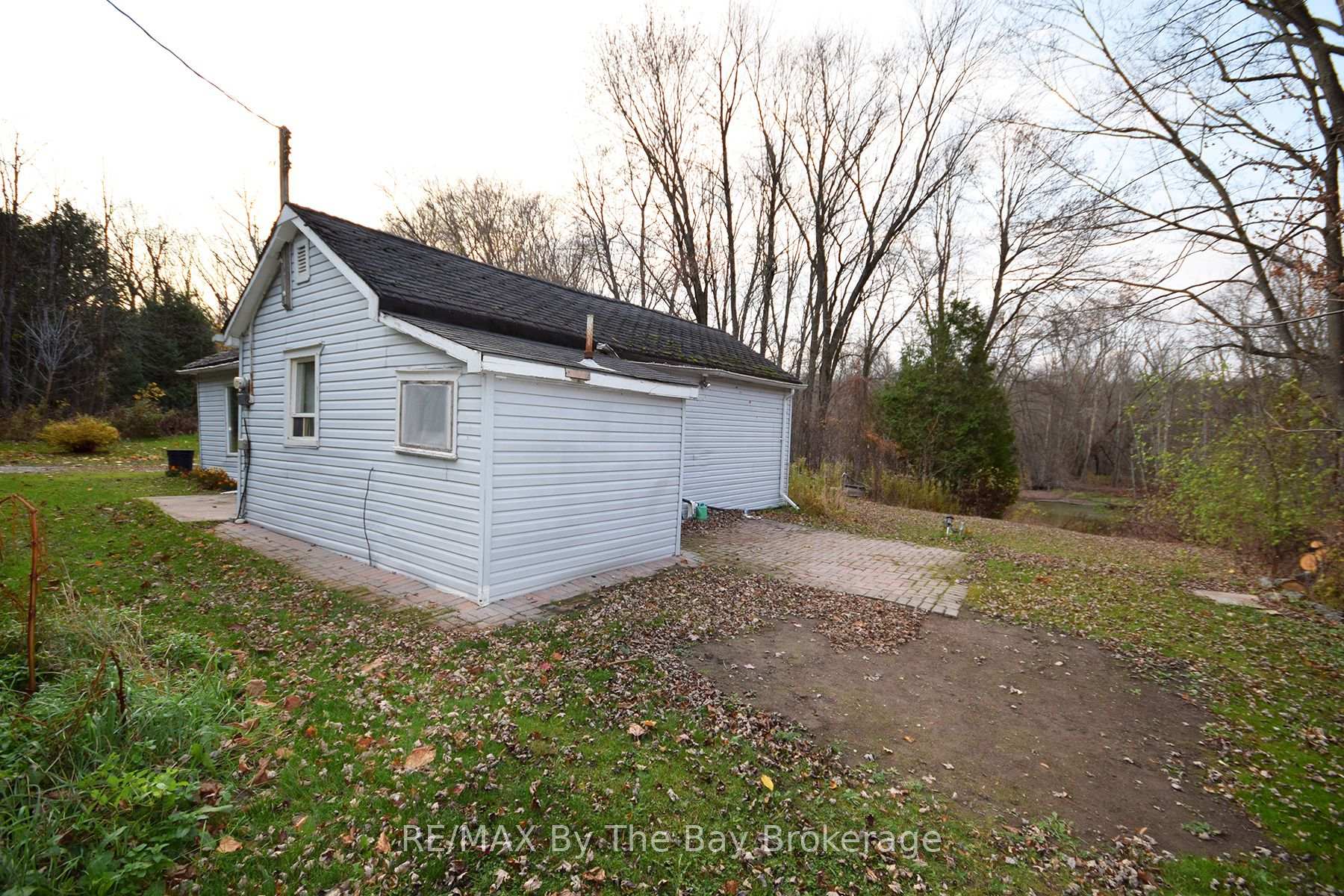 Photo 8 of 13 Innisfree Drive, Springwater, Rural Springwater — HOMEH